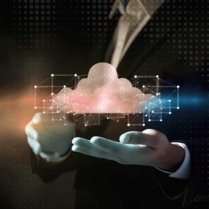 A imagem ilustra duas mãos com uma nuvem flutuante para complemento do artigo sobre "Observabilidade de bancos de dados" da empresa Oserv Tecnologia.